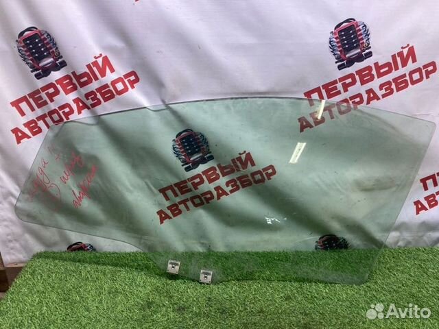 Стекло двери переднее левое Mazda 2 2007-2014