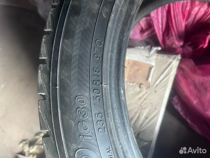 Yokohama Ice Guard IG30 235/50 R18