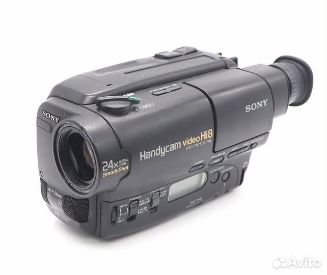 Видеокамера Sony CCD-TR780E