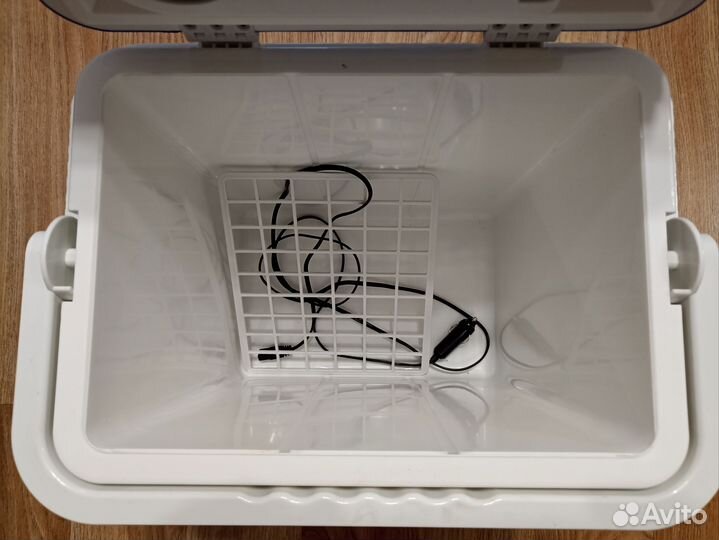 Автомобильный холодильник red element 0324, новый