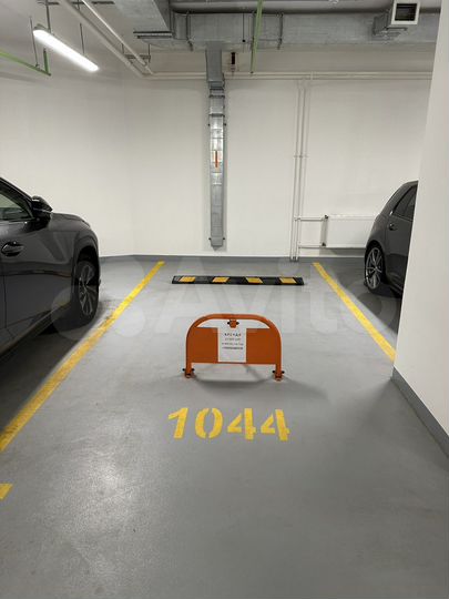 Машиноместо, 18 м²