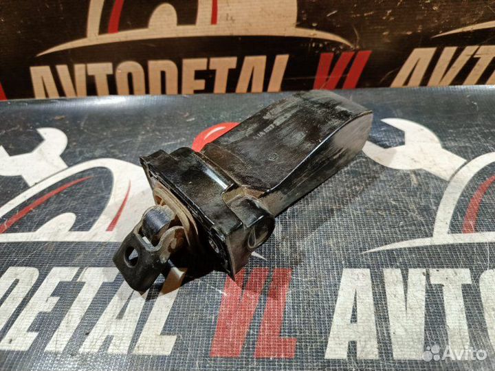 Ограничитель двери передний правый Skoda Rapid