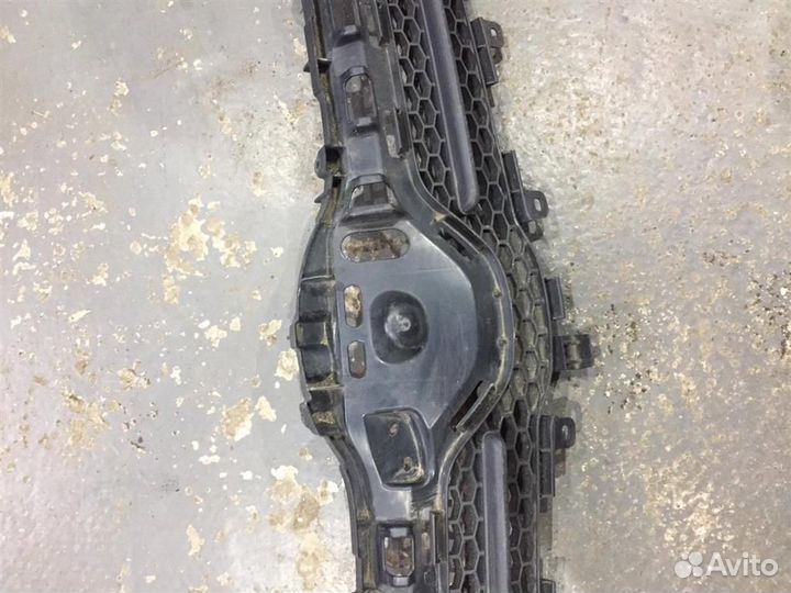 Решетка радиатора toyota Verso 2009