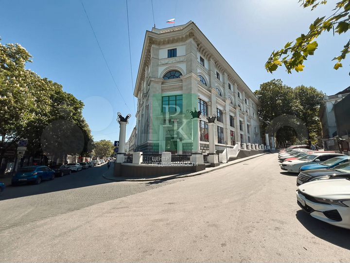 Торгово-офисное помещение 68.2 м² на первой линии