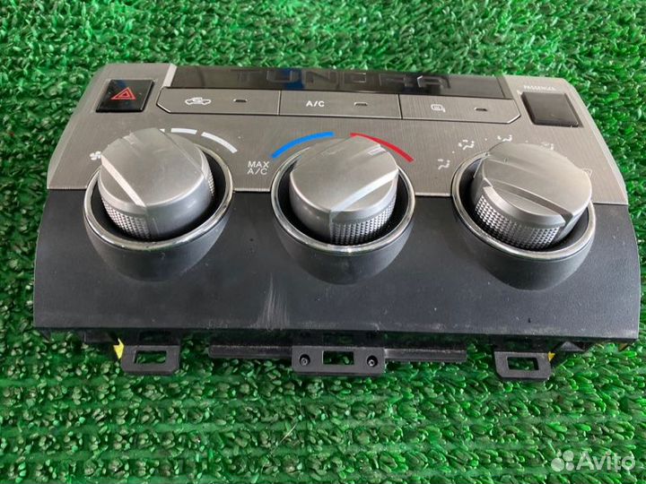 Блок управления климат-контролем Toyota Tundra