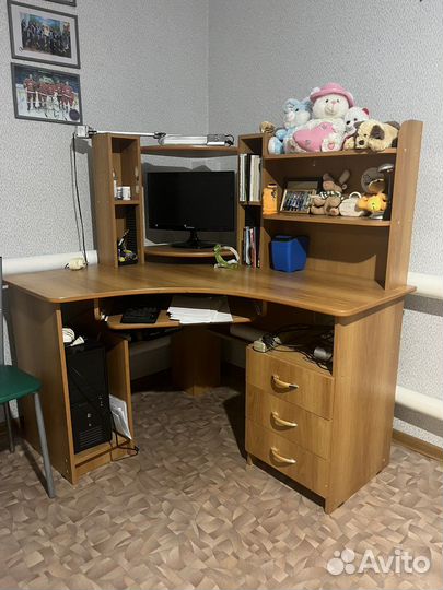 Компьютерный стол