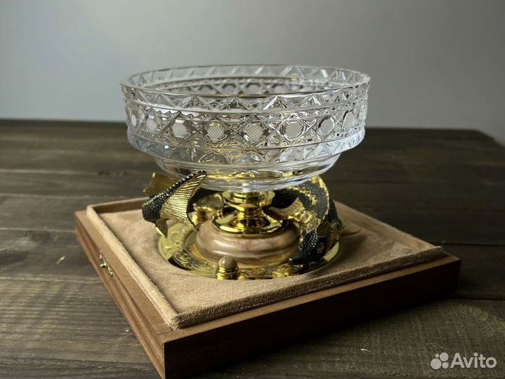 Коллекционная икорница с осетром