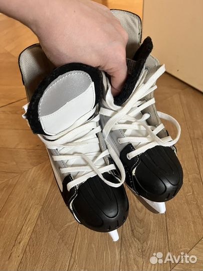 Коньки хоккейные