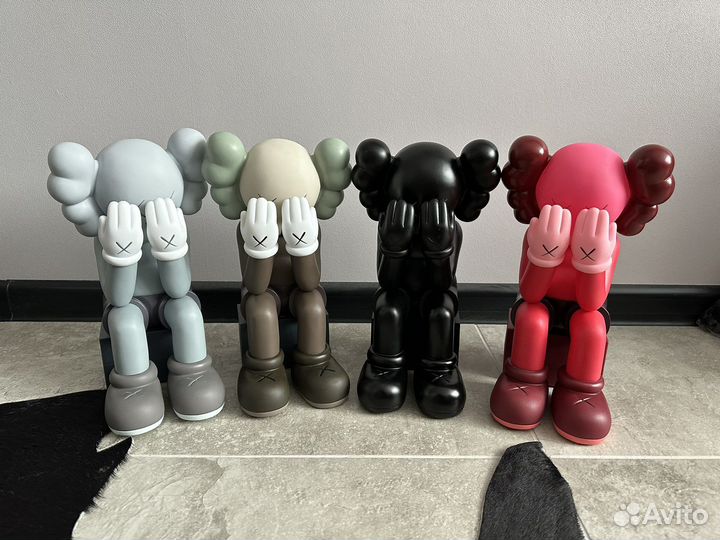 Фигурка Kaws