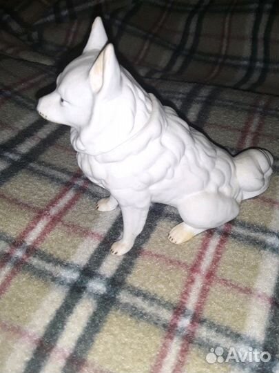 Собака фигурка статуэтка с крутящейся головой