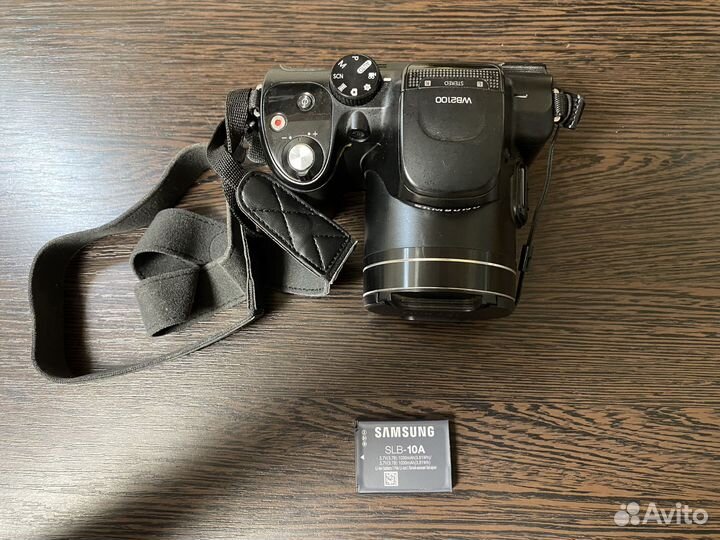 Зеркальный фотоаппарат Samsung WB2100