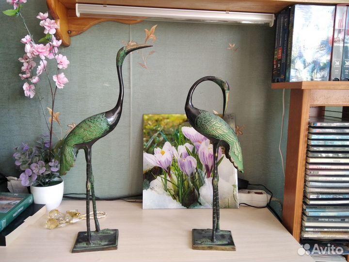 Бронзовые статуэтки журавлей