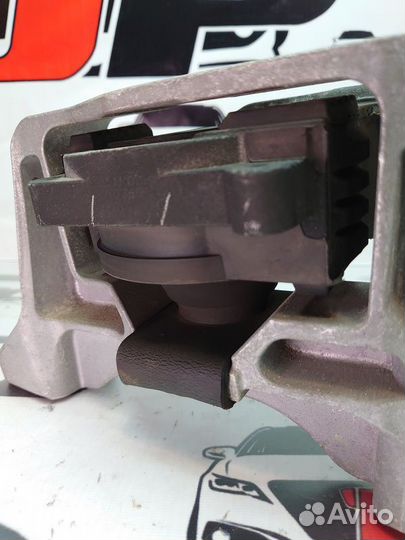 Опора двигателя Mazda 3 BL (2008—2011)