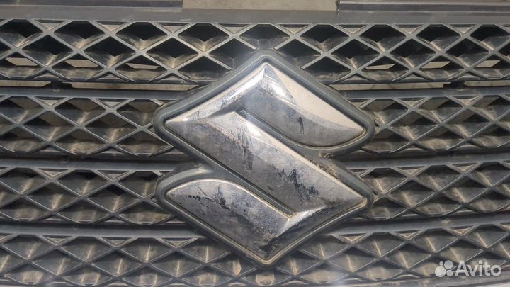 Решетка радиатора Suzuki Grand Vitara