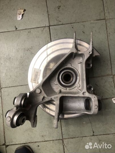 Кулак со ступицей зад прав range rover sport 2 рес