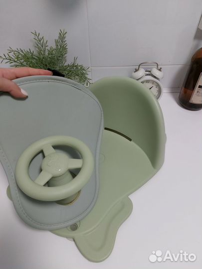 Стульчик для купания и умывания на присосках