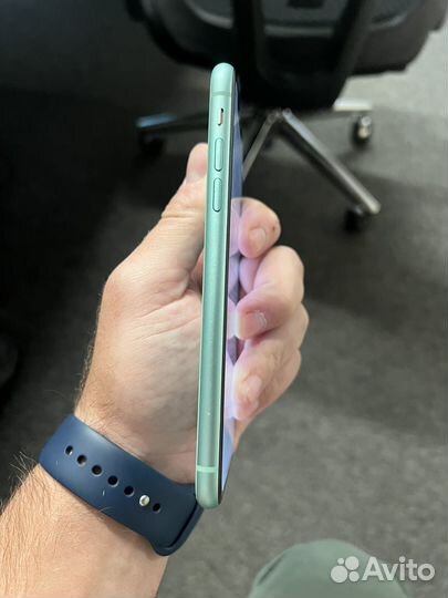 iPhone 11, 64 ГБ