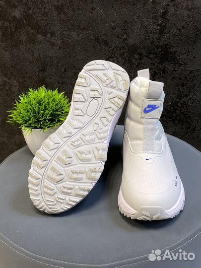 Дутики Nike женские зимние