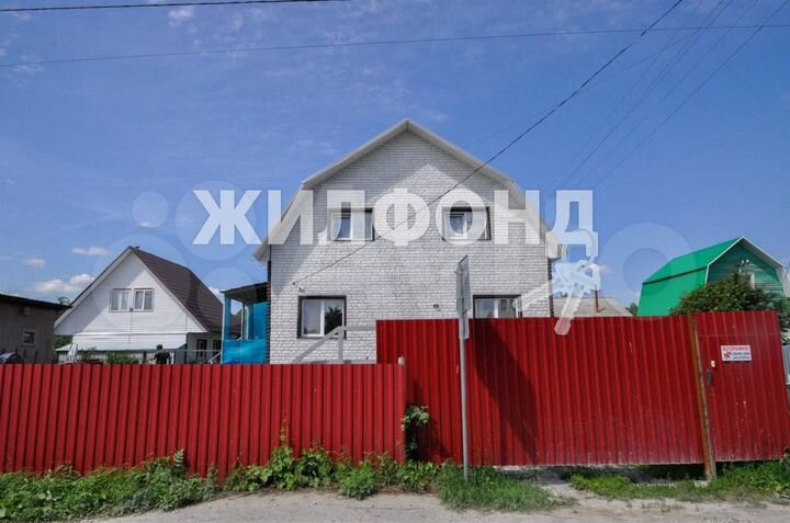 Дом 111 м² на участке 3,9 сот.