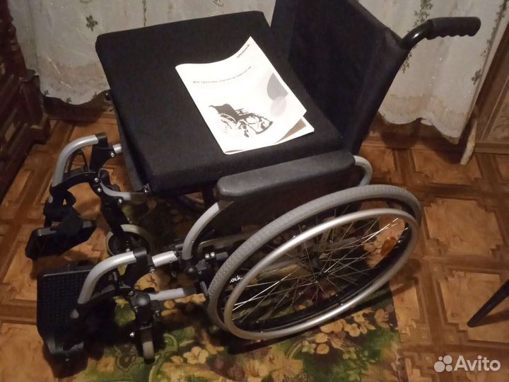 Кресло-каляска для инвалидов с ручным приводом 