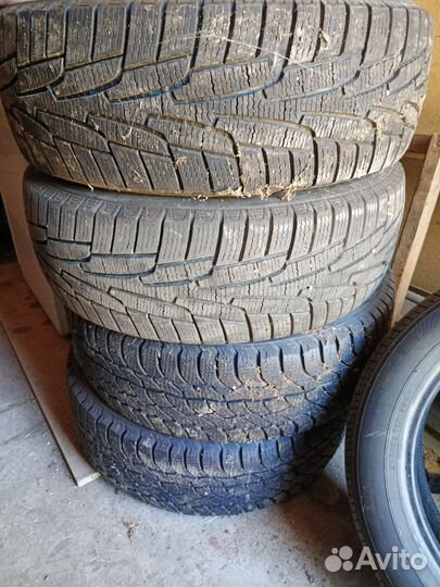 Kumho I'Zen KW22 235/65 R17