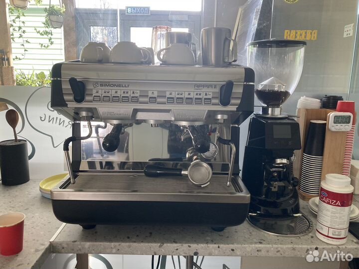 Simonelli Кофемашина с кофемолкой в аренду