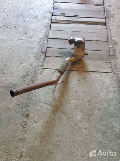 Приёмная труба (даунпайп) 1,4 tsi