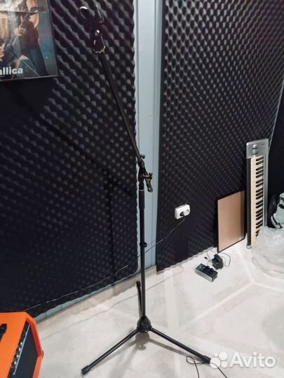 Микрофонная стойка-журавль Soundking DD005B