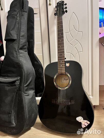 Акустическая гитара