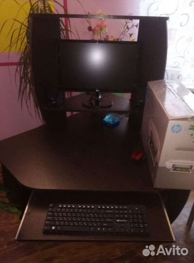 Компьютер в сборе+стол