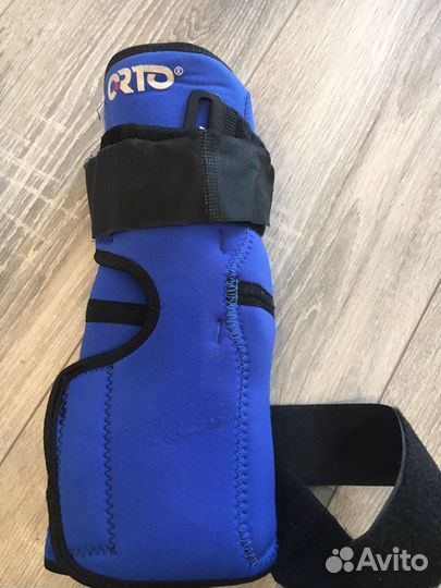 Коленный ортез с металлическими шарнирами фирмы Or