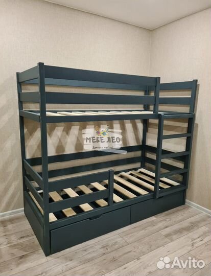 Детская двухъярусная кровать