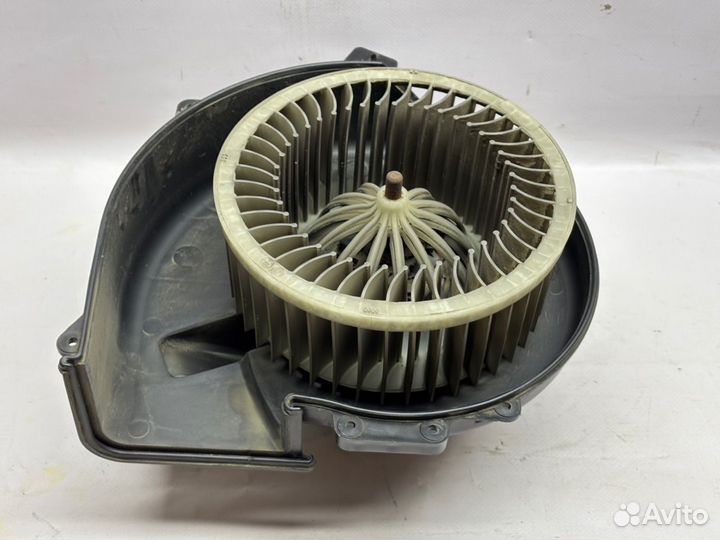 Мотор печки Skoda Roomster 1.4 2008