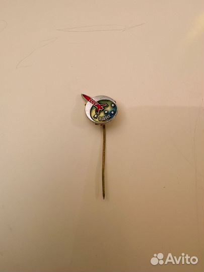 Значок СССР ВДНХ космос ракета