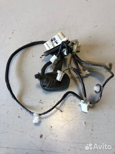 Проводка двери задняя правая Toyota Camry V50