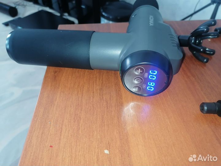 Перкуссионный массажер konka