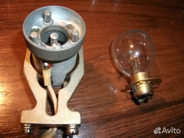 Лампа проекторная с кронштейном и линзой