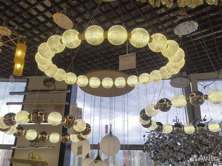 Люстры и светильники