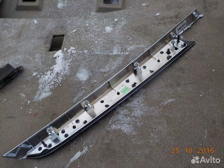 Накладка декоративная на обшивку задней левой