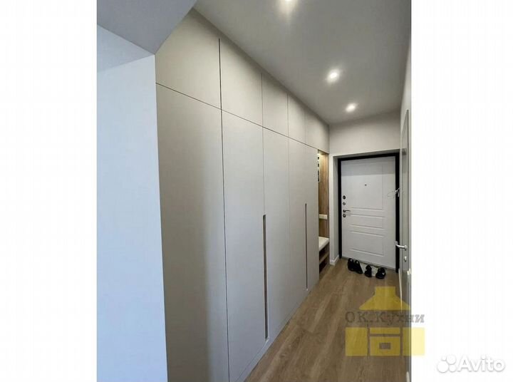 Книжный шкаф