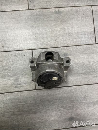 Опора двигателя Ауди Ку5 Q5 8R
