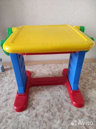 Детский столик