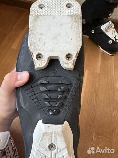 Горнолыжные ботинки atomic