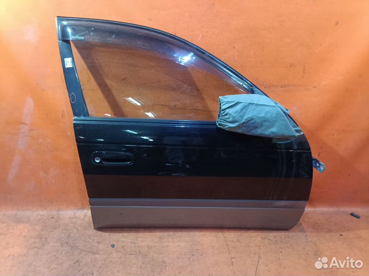 Дверь Toyota Caldina ST210G (Переднее Правое)