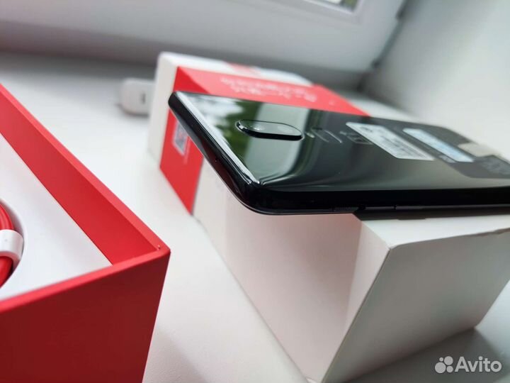 OnePlus 6 8/128 (как новый)