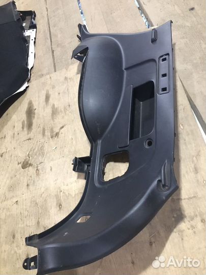 Обшивка багажника Mitsubishi Outlander 1