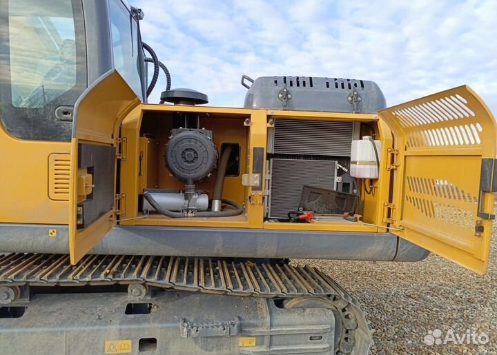 Гусеничный экскаватор XCMG XE215C, 2023