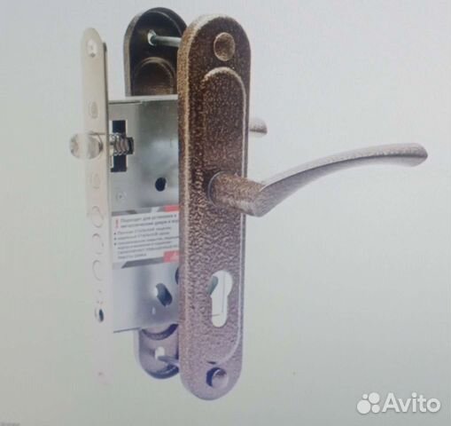 Замок врезной с ручкой