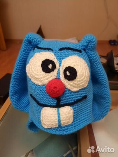 Шапка вязаная крючком тематическая 