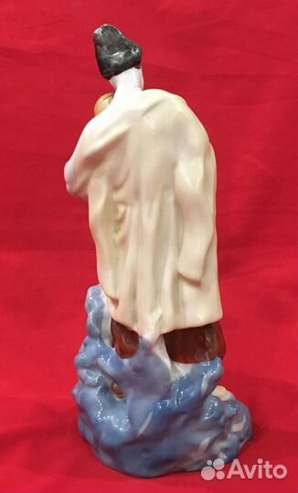 Статуэтка фарфоровая. Майская ночь. СССР